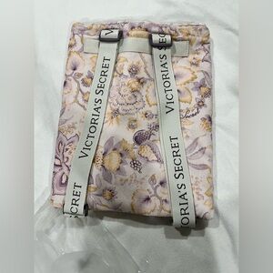 New NWT VS Victoria Secret 2 in 1 towel bag backpack floral
